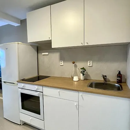 Apartment Modern Studio Apartment Near Cabelcar, Sherpa Stairs And The Mountain Tromsdalen