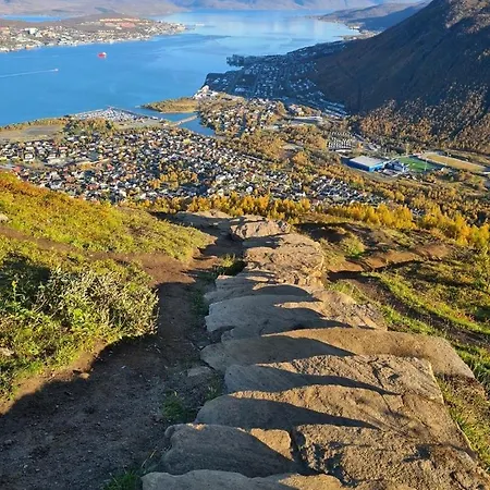 Modern Studio Apartment Near Cabelcar, Sherpa Stairs And The Mountain * Tromsdalen