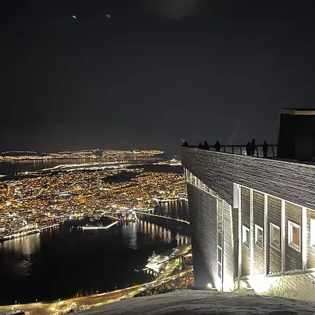 アパート Modern 1 With Free Parking - Near Cabelcar, Sherpa Stairs And The Mountain Tromsdalen