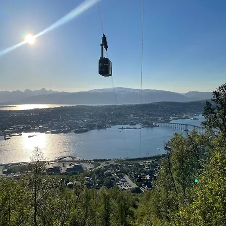Modern 1 With Free Parking - Near Cabelcar, Sherpa Stairs And The Mountain Tromsdalen