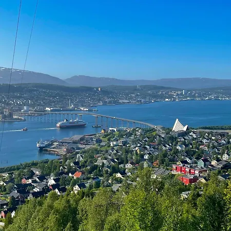 Modern 1 With Free Parking - Near Cabelcar, Sherpa Stairs And The Mountain * Tromsdalen