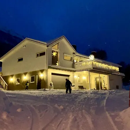 Modern Studio Apartment Near Cabelcar, Sherpa Stairs And The Mountain Tromsdalen