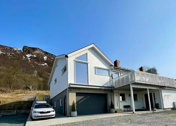 Modern 1 With Free Parking - Near Cabelcar, Sherpa Stairs And The Mountain Tromsdalen