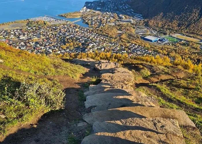 Modern 1 With Free Parking - Near Cabelcar, Sherpa Stairs And The Mountain * Tromsdalen