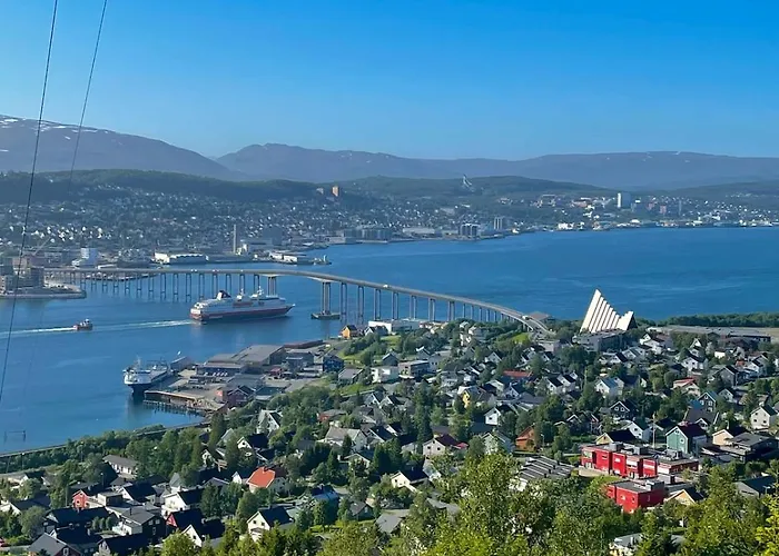 Modern 1 With Free Parking - Near Cabelcar, Sherpa Stairs And The Mountain * Tromsdalen